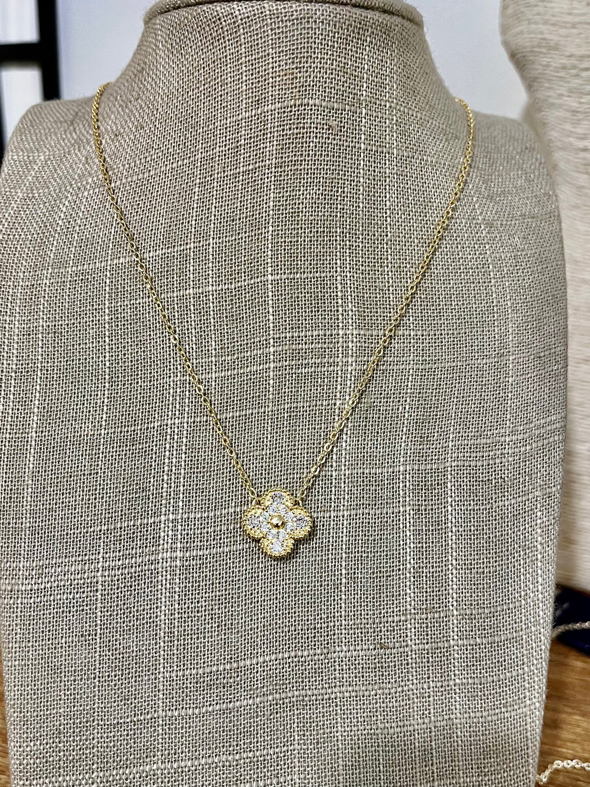 CZ clover pendant – Serendipity